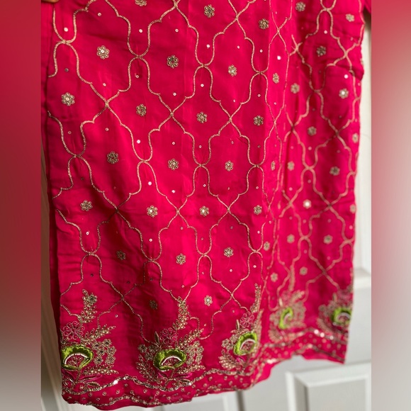 salwar suit - Picture 2 of 4